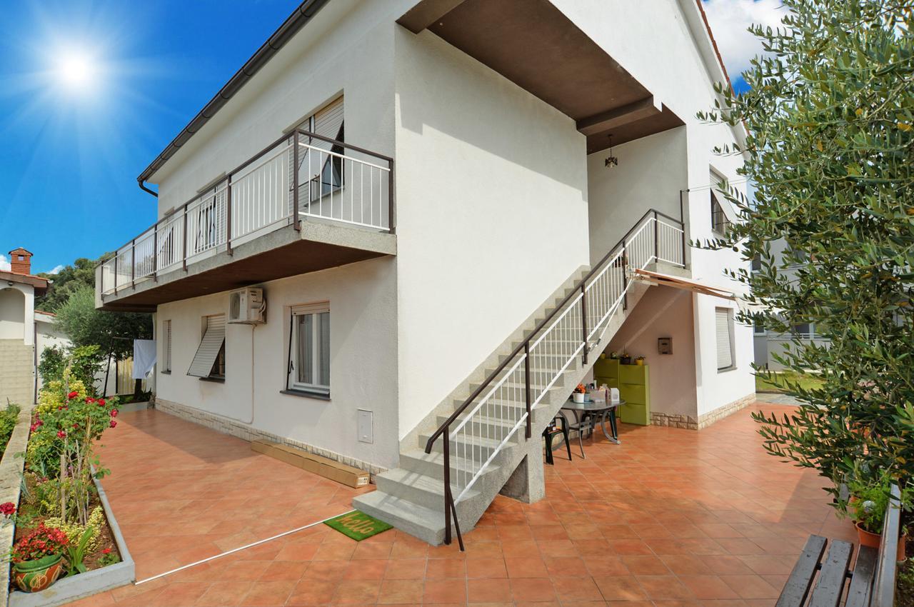 Apartment & Room Tanja 1552 พูลา ภายนอก รูปภาพ
