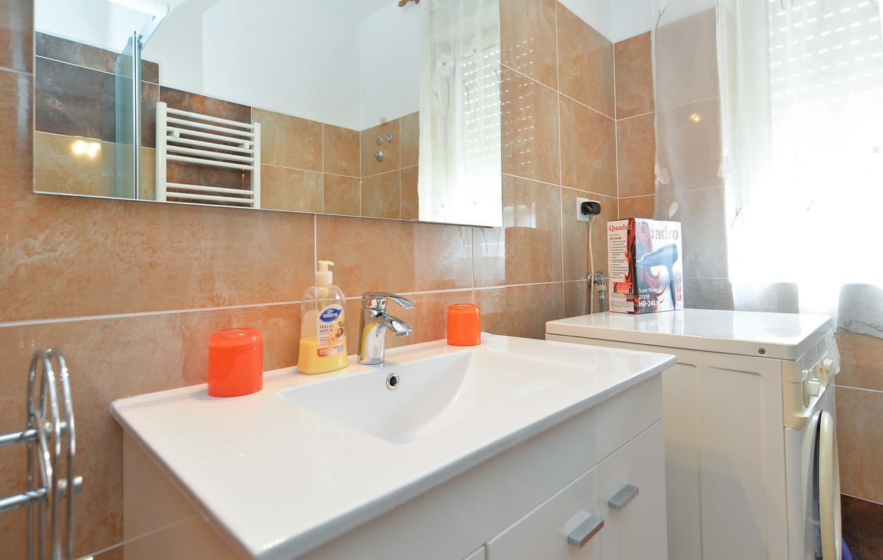 Apartment & Room Tanja 1552 พูลา ภายนอก รูปภาพ