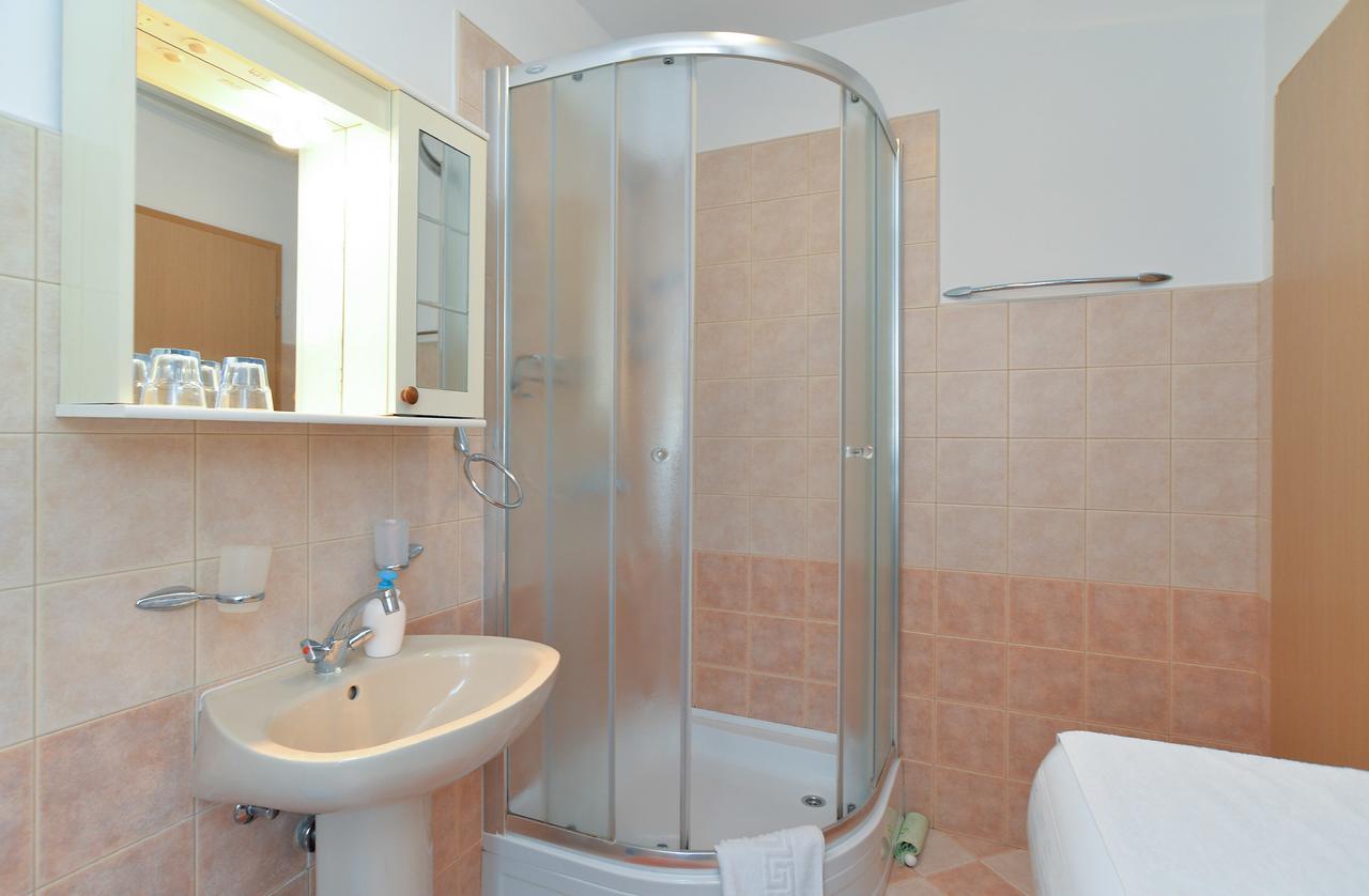 Apartment & Room Tanja 1552 พูลา ภายนอก รูปภาพ