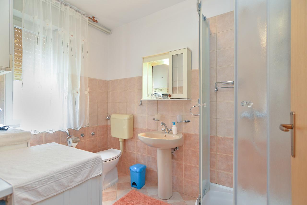 Apartment & Room Tanja 1552 พูลา ภายนอก รูปภาพ