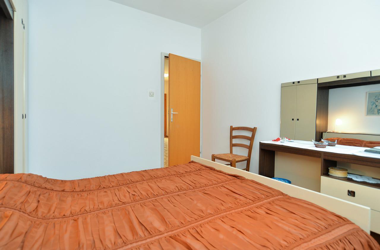 Apartment & Room Tanja 1552 พูลา ภายนอก รูปภาพ